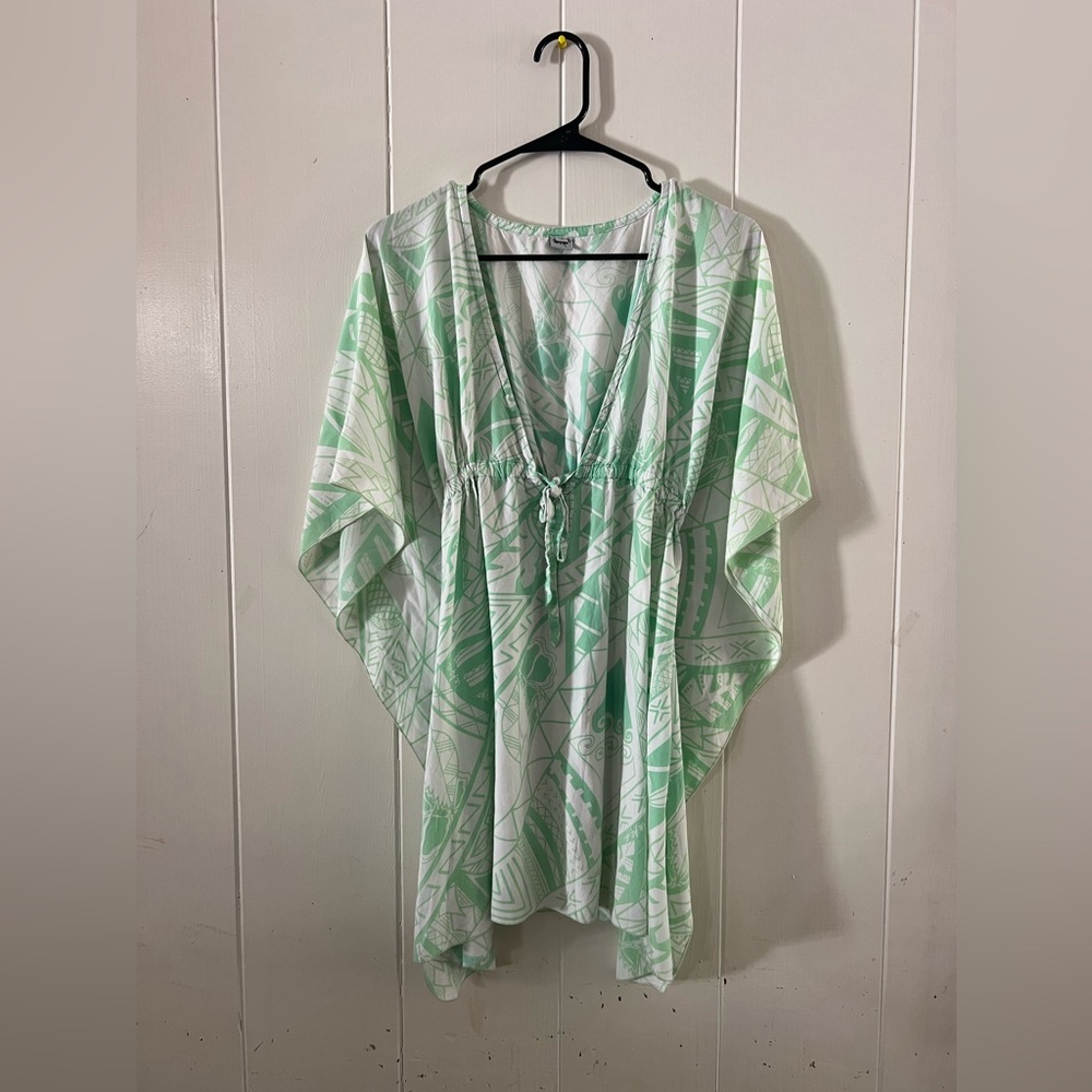 Missing Polynesia Dress
Size 1